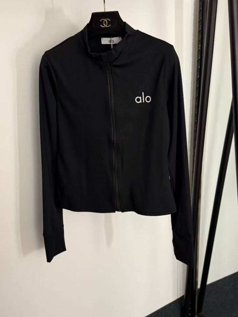 Alo Yoga Black Sports Jacket, Size M.